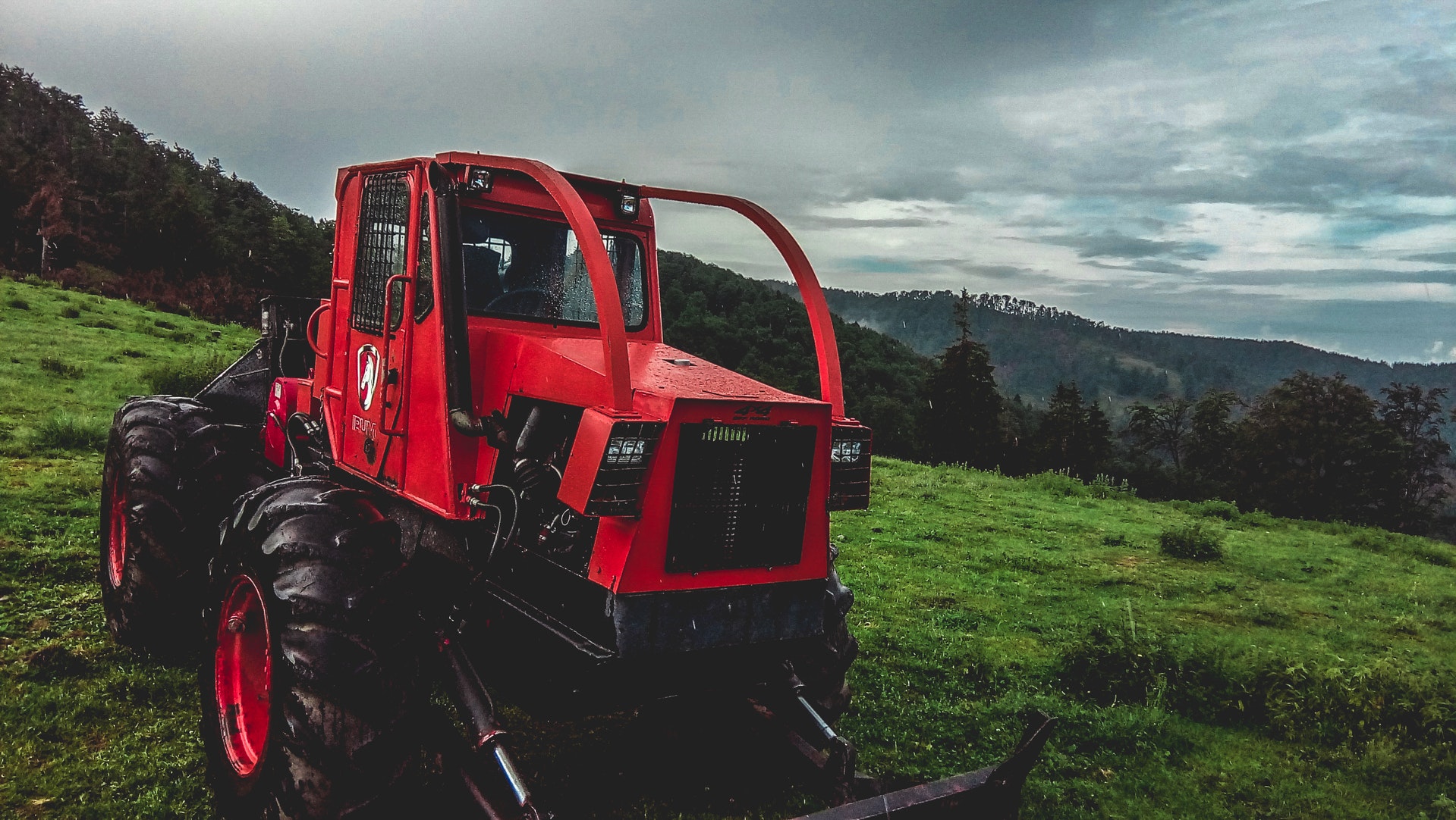 Займ под ПТС специальной техники в Бердск